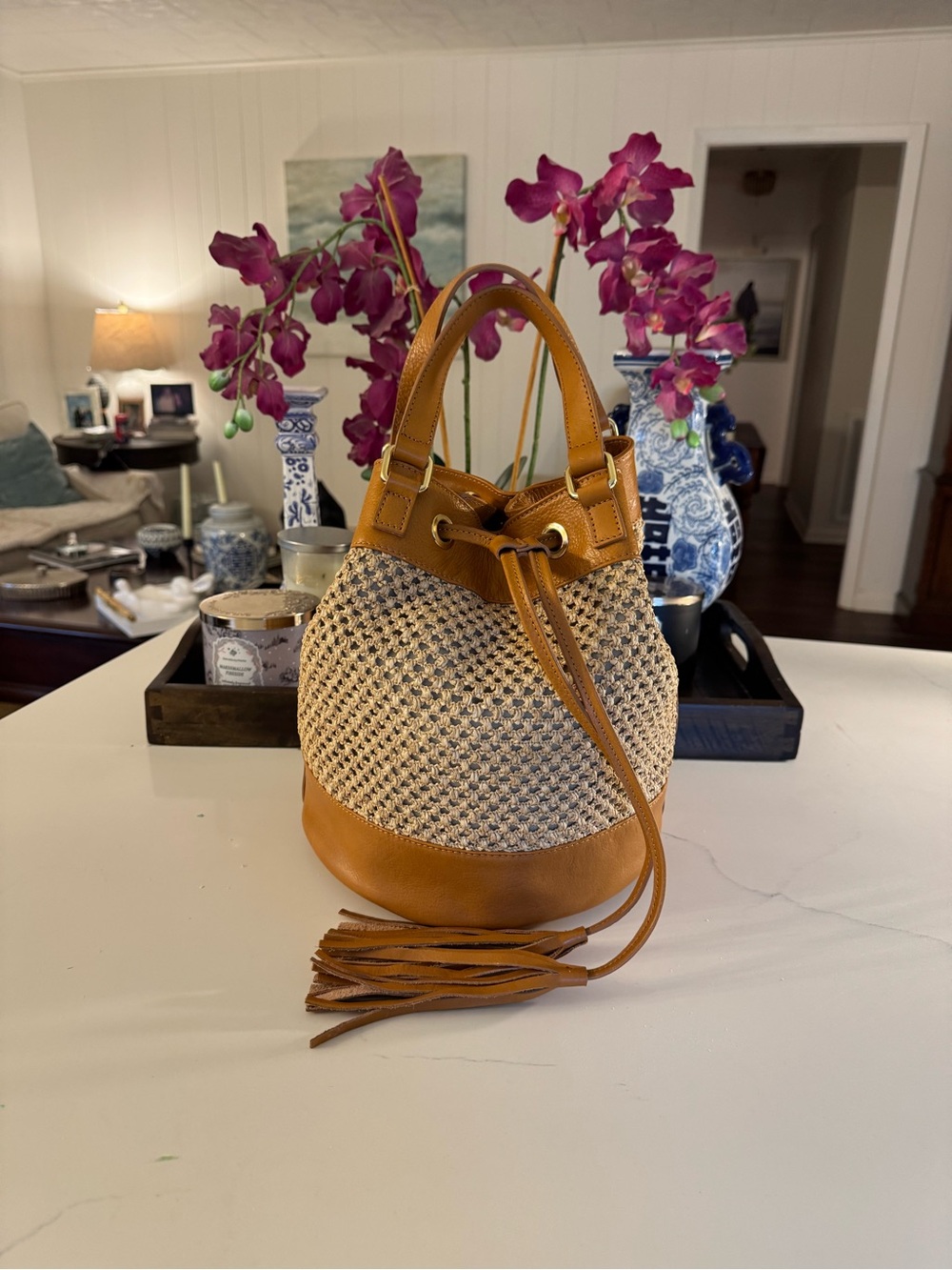 💛🤎DIVINA FIRENZE  NATURAL RAFFIA WOVEN AND TAN LEATHER BUCKET BAG!